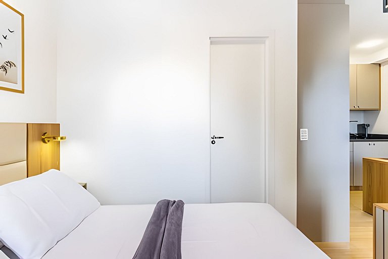 Centro | Studio novo em condomínio completo