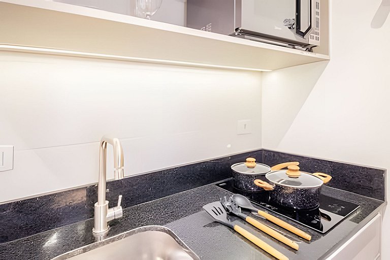 Centro | Studio novo em condomínio completo