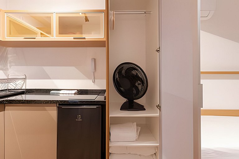 Centro Premium | Ar, Piscina e Amplo Coworking