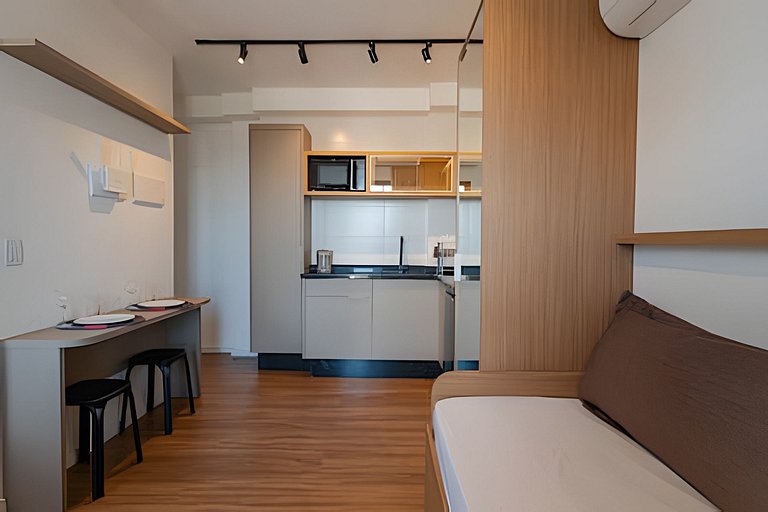 Centro Premium | Ar, Piscina e Amplo Coworking