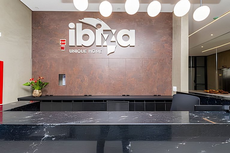 Ibiza Central com Ar e Piscina Climatizada