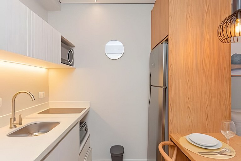 Apto novo 1 quarto c/ AC | Centro | Coworking