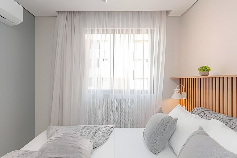 Apto novo 1 quarto c/ AC | Centro | Coworking