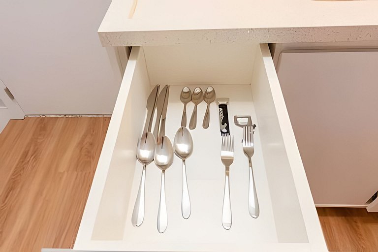 Apto novo 1 quarto c/ AC | Centro | Coworking