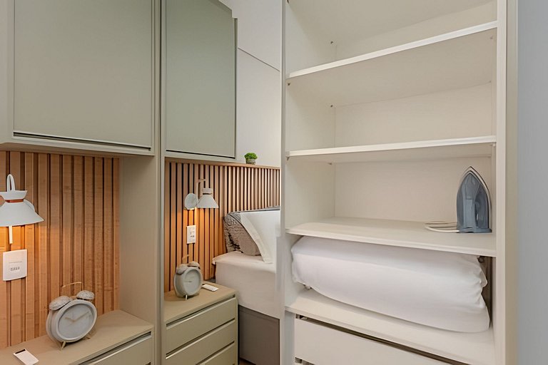 Apto novo 1 quarto c/ AC | Centro | Coworking