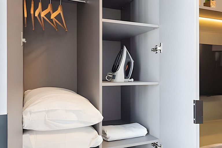 Conforto no coração de Curitiba: estúdio completo