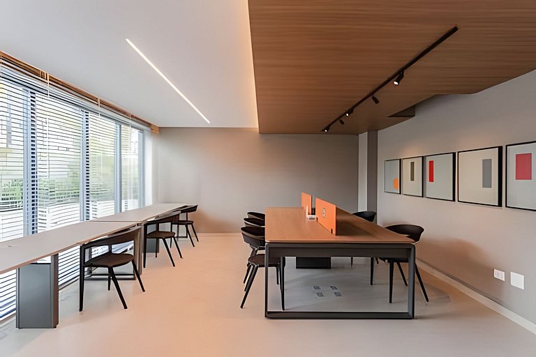 Studio elegante com estrutura premium no centro