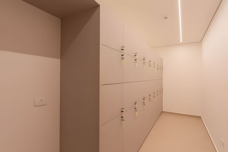 Studio elegante com estrutura premium no centro