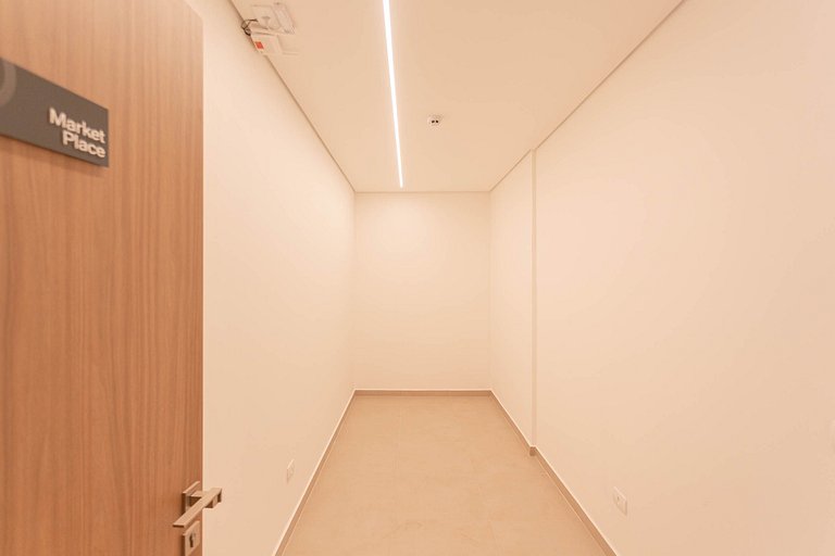 Studio elegante com estrutura premium no centro