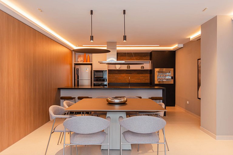 Studio elegante com estrutura premium no centro