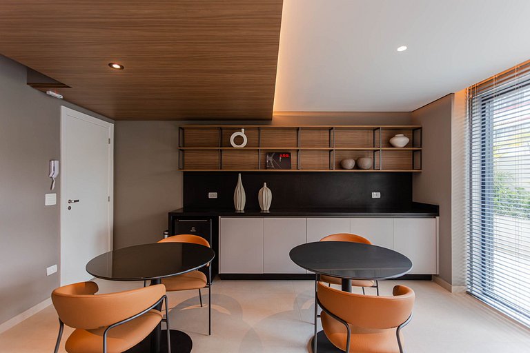 Apto novo 1 quarto c/ AC | Centro | Coworking