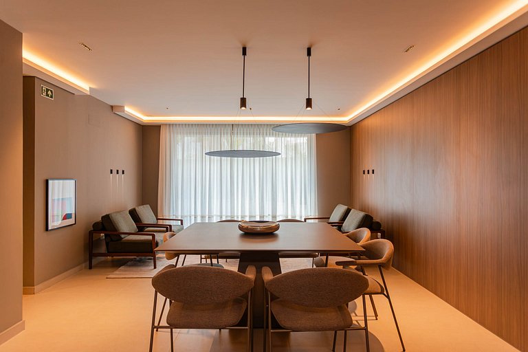 Studio elegante com estrutura premium no centro